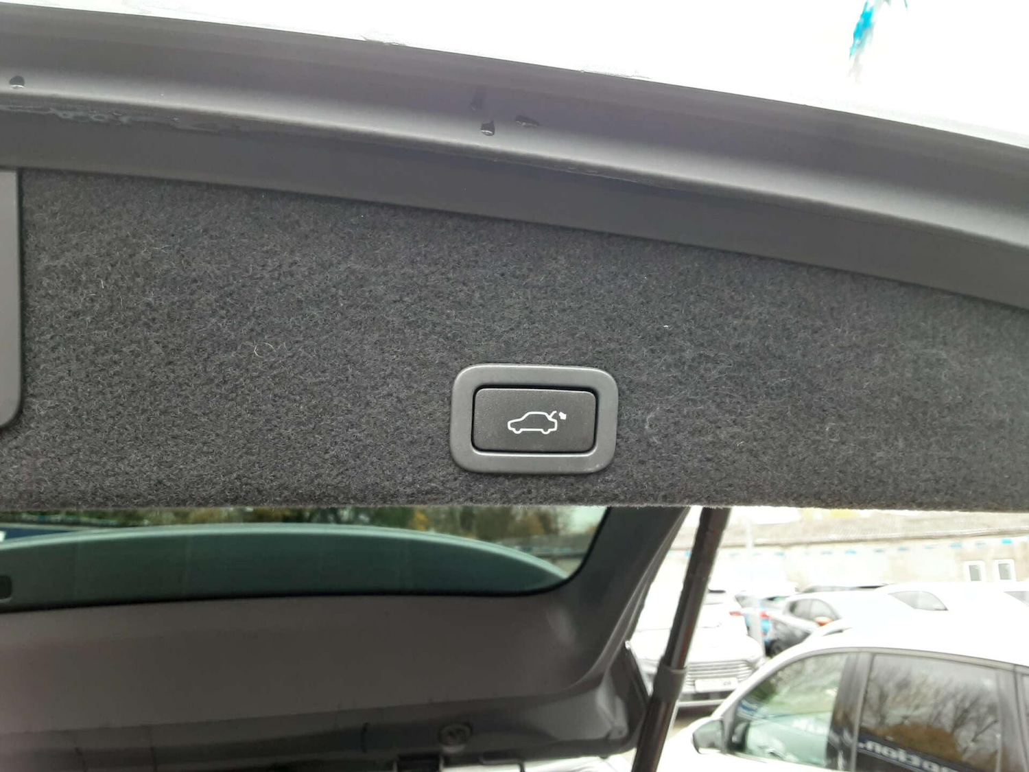 Used Volvo XC60 2017 for sale - 76807611: Photo 46