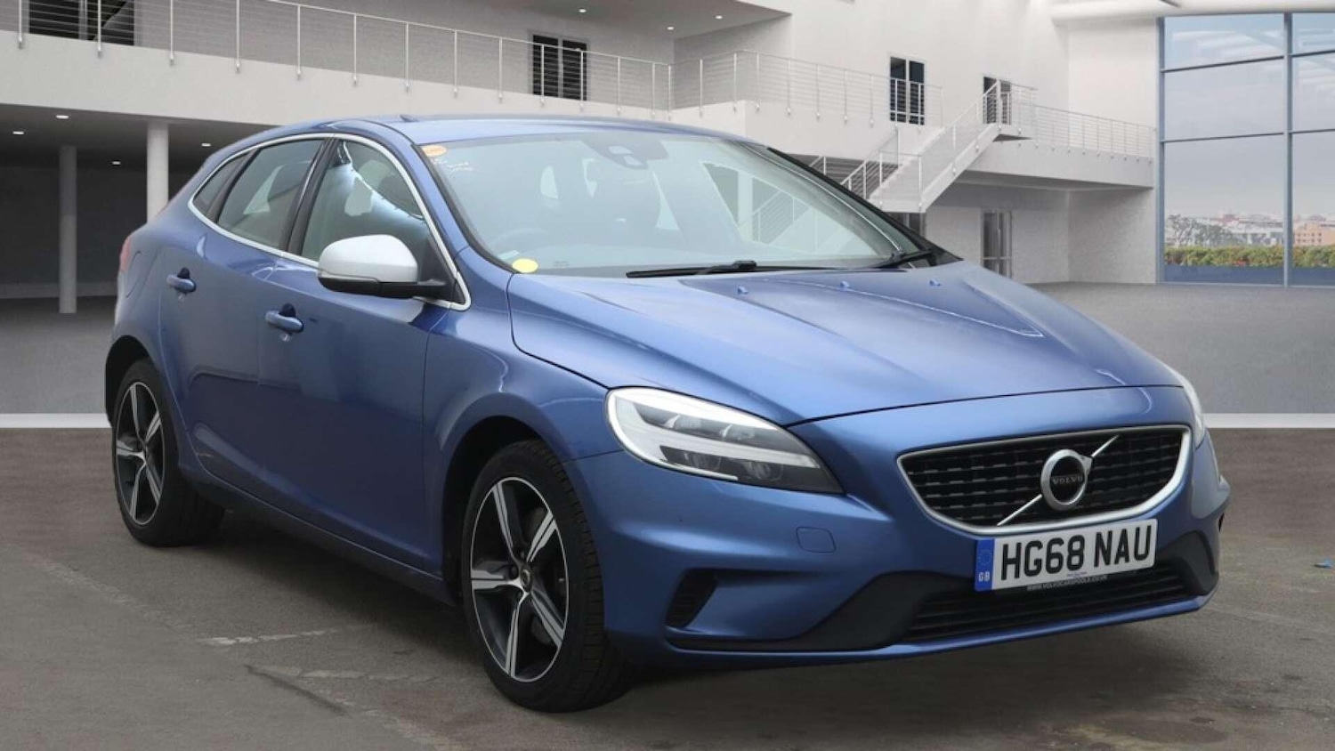 Used Volvo V40 2018 for sale - 76839521: Photo 1