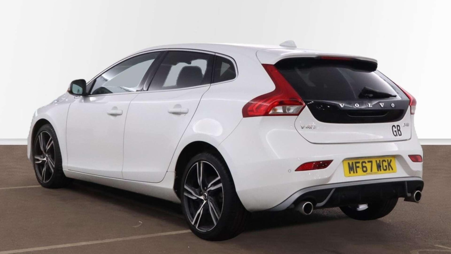 Used Volvo V40 2017 for sale - 76839554: Photo 3