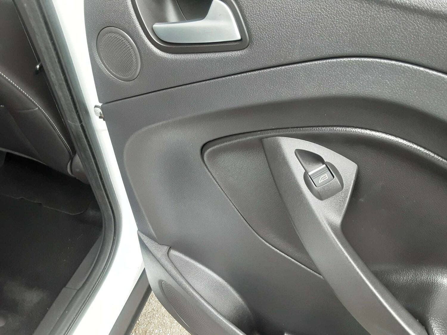 Used Ford Kuga 2015 for sale - 76404600: Photo 31