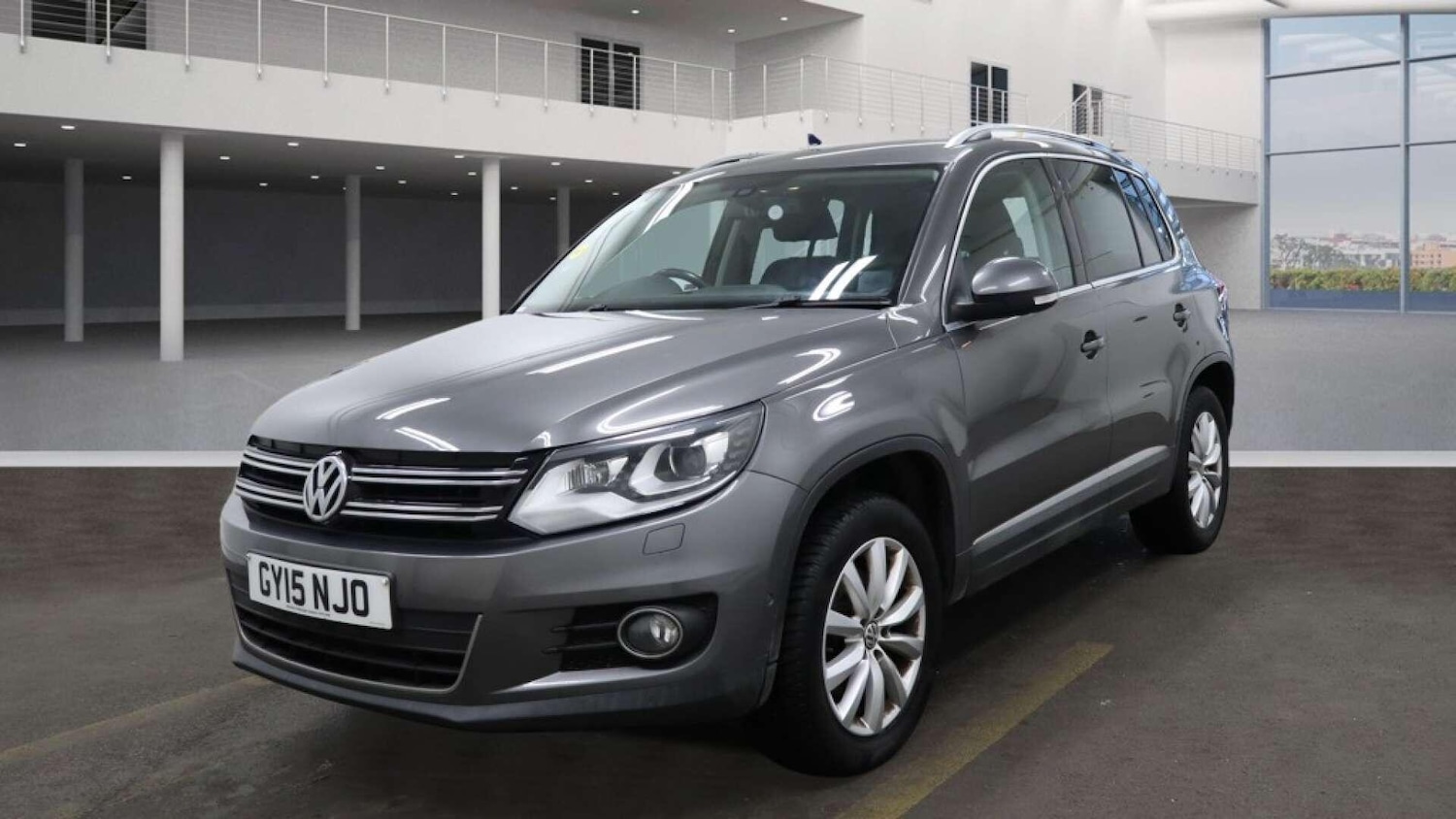 Used Volkswagen Tiguan 2015 for sale - 77510204: Photo 2
