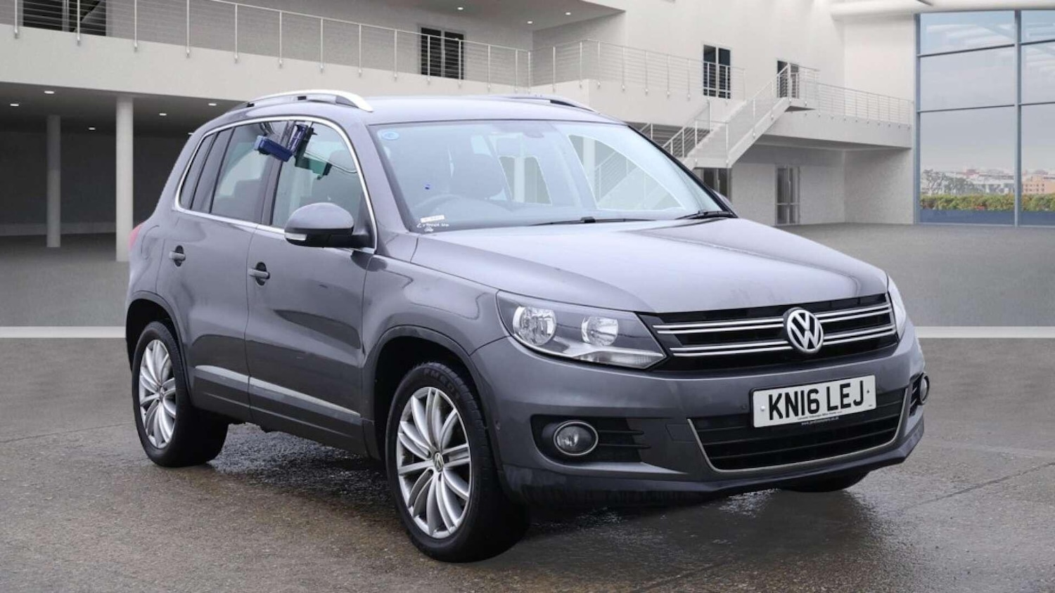 Used Volkswagen Tiguan 2016 for sale - 76807615: Photo 1