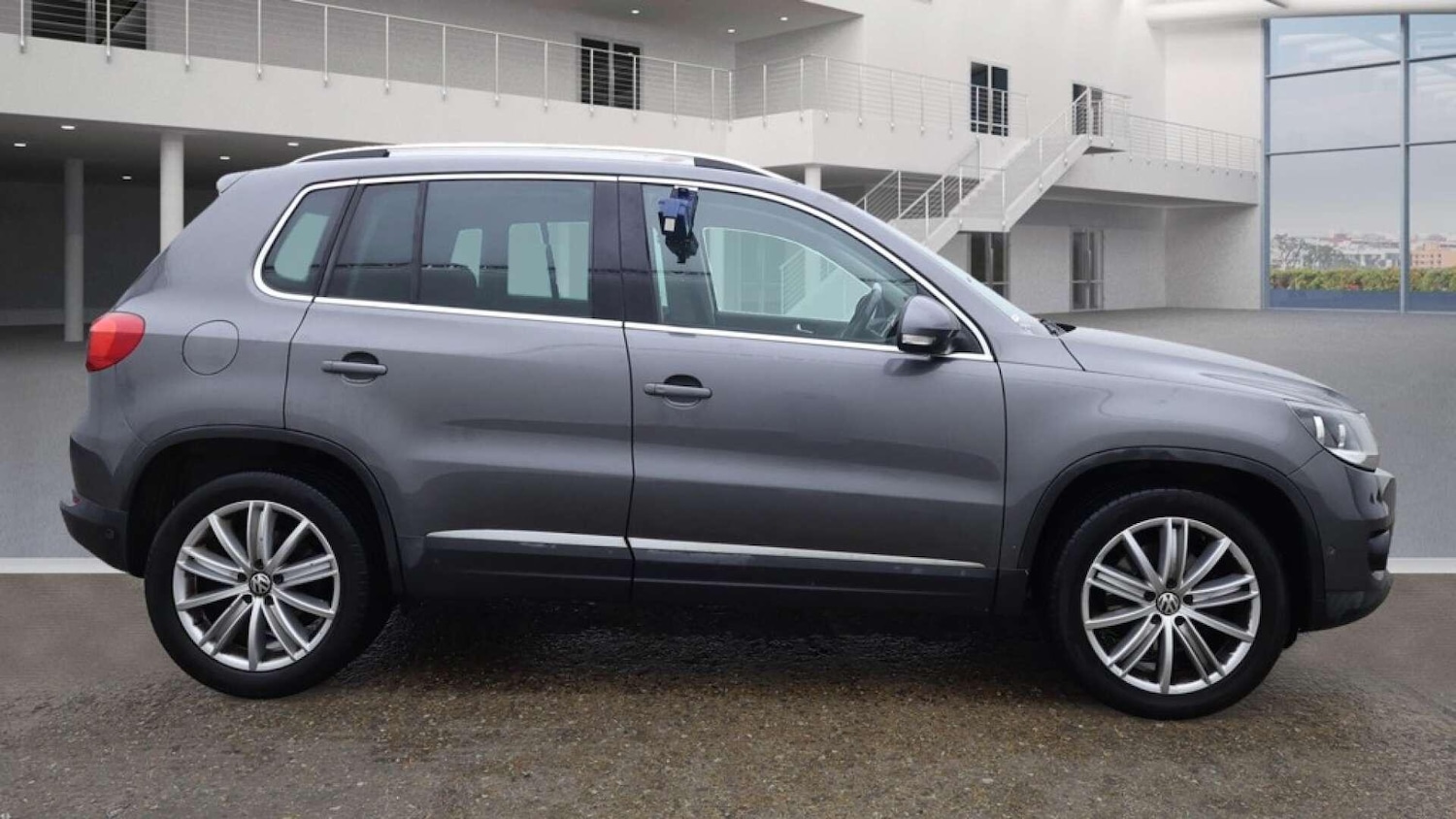 Used Volkswagen Tiguan 2016 for sale - 76807615: Photo 9