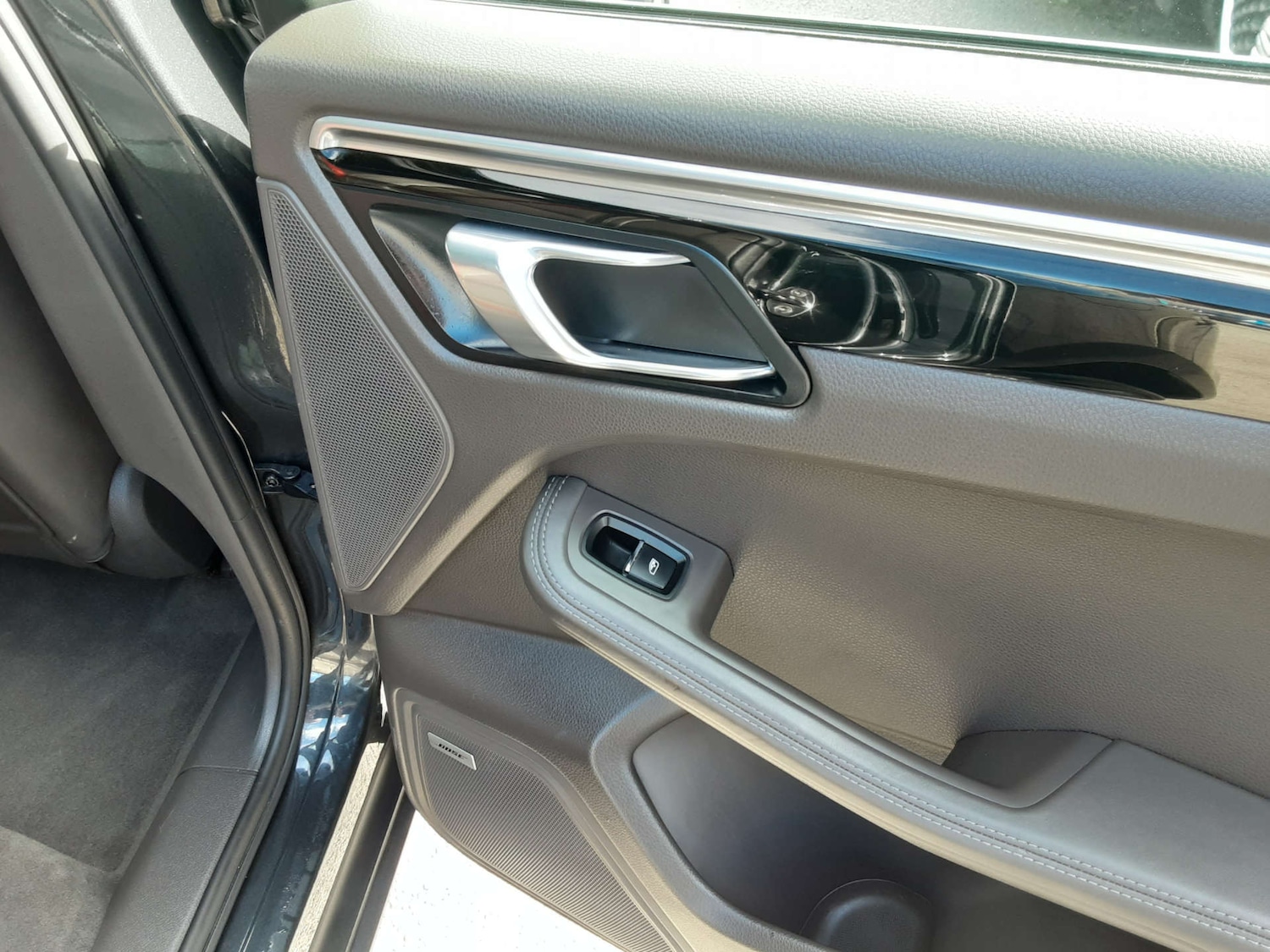 Used Porsche Macan 2019 for sale - 76404597: Photo 35