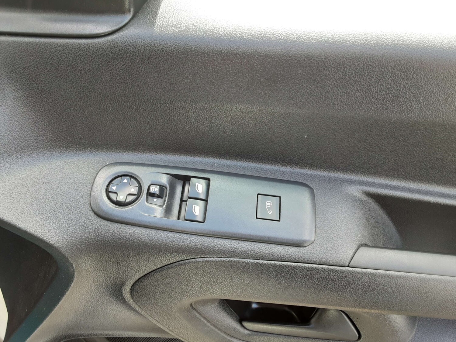 Used Peugeot Partner 2021 for sale - 76404566: Photo 23