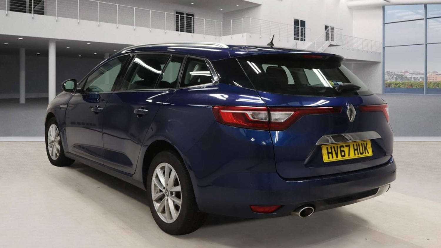 Used Renault Megane 2017 for sale - 76720441: Photo 3