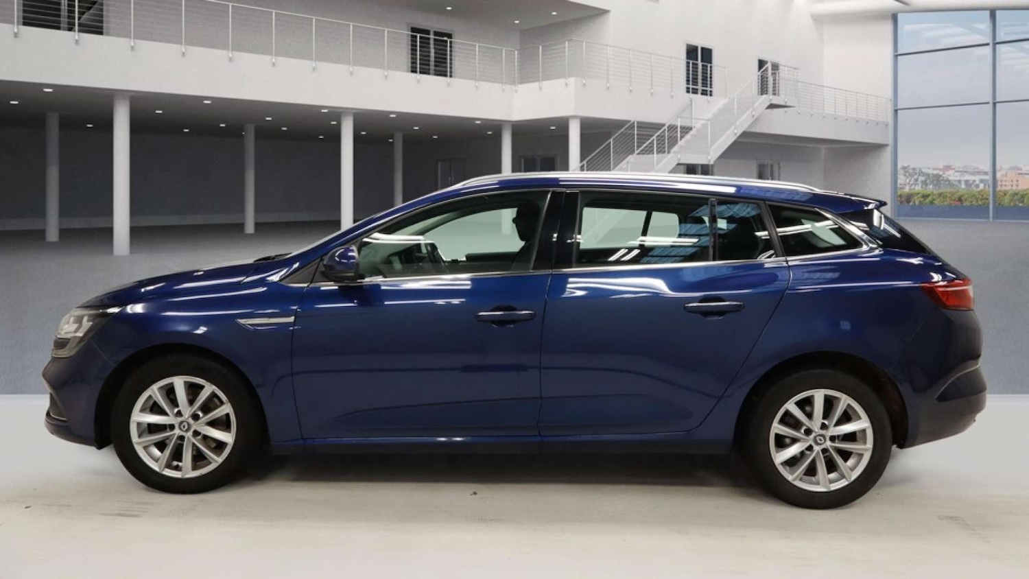 Used Renault Megane 2017 for sale - 76720441: Photo 8