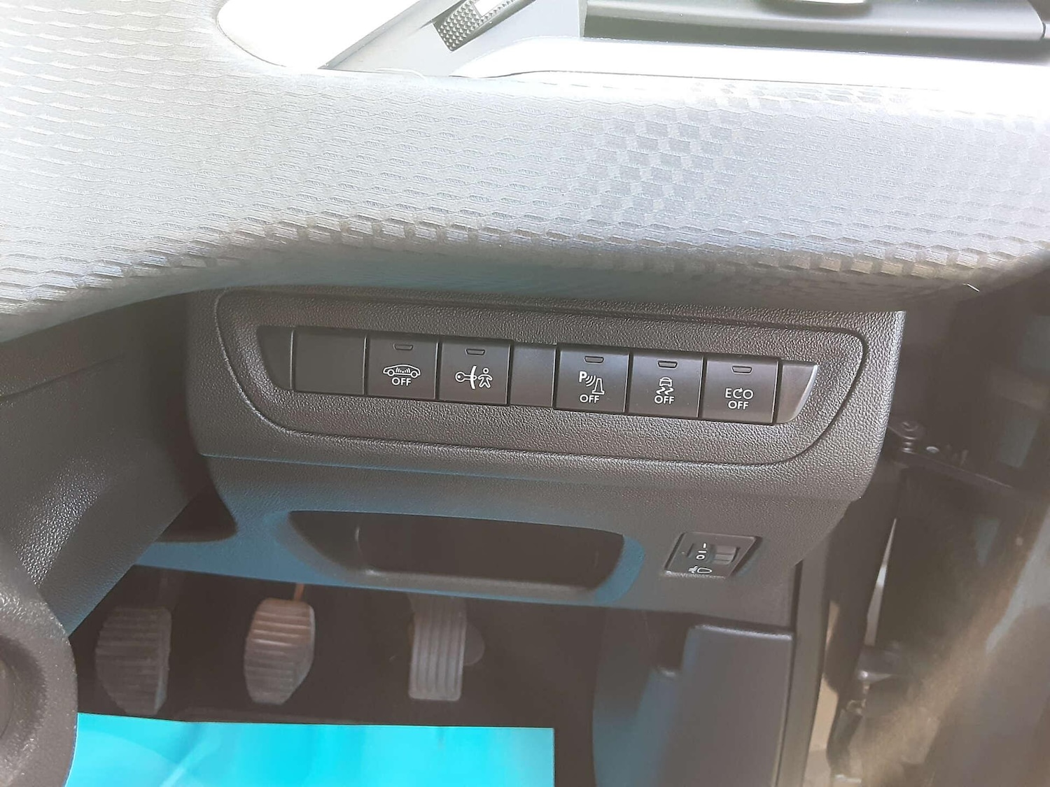 Used Peugeot 2008 2017 for sale - 76807643: Photo 23