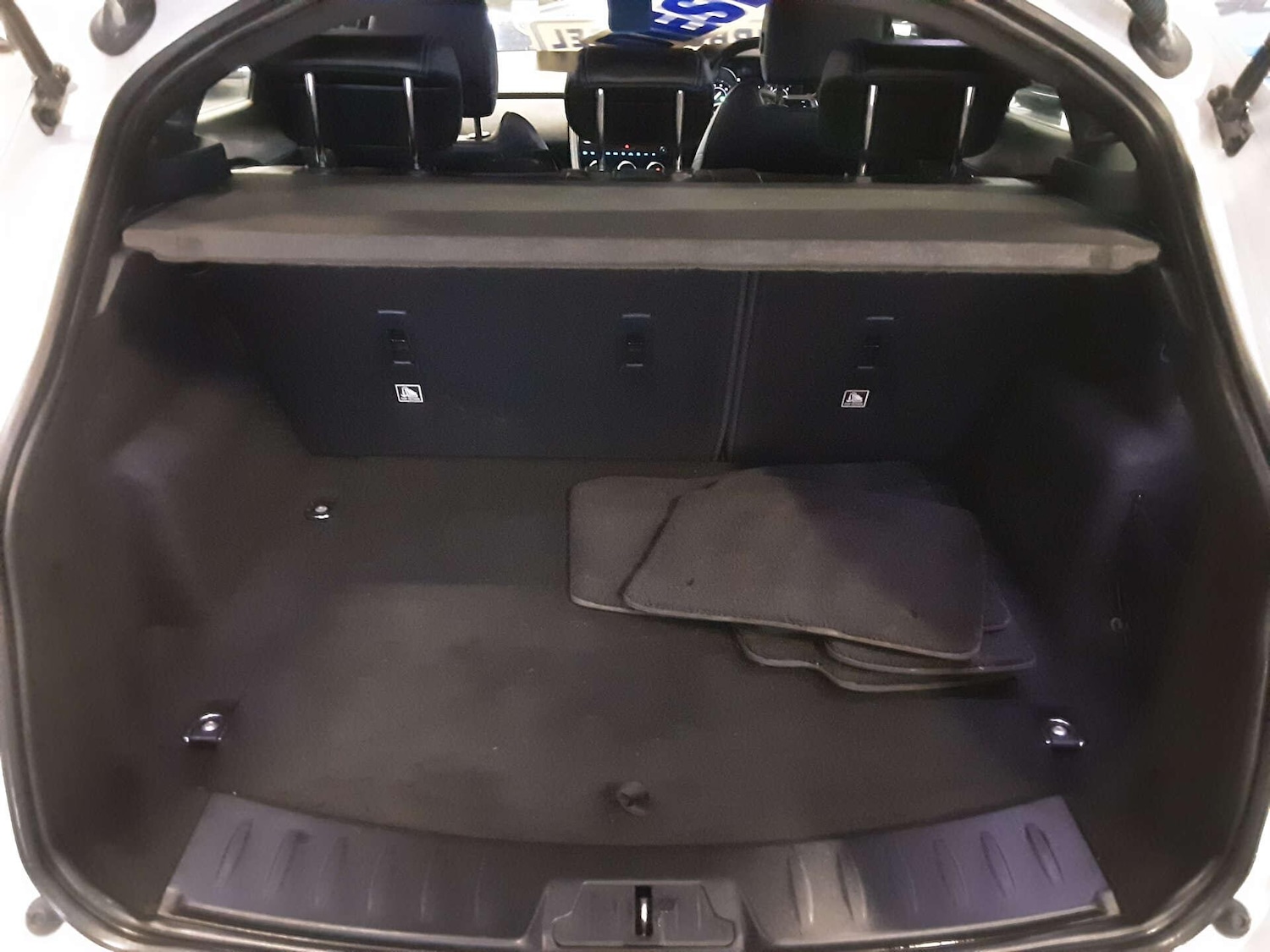 Used Jaguar E-Pace 2018 for sale - 77291875: Photo 40