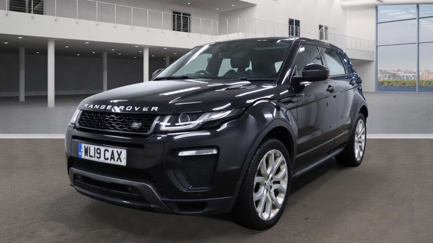 Used Land Rover Range Rover Evoque 2019 for sale - 76407726: Photo 2