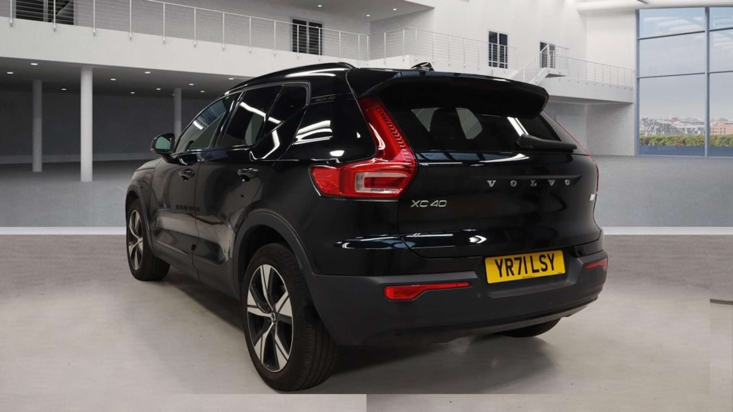 Used Volvo XC40 2021 for sale - 76600582: Photo 3