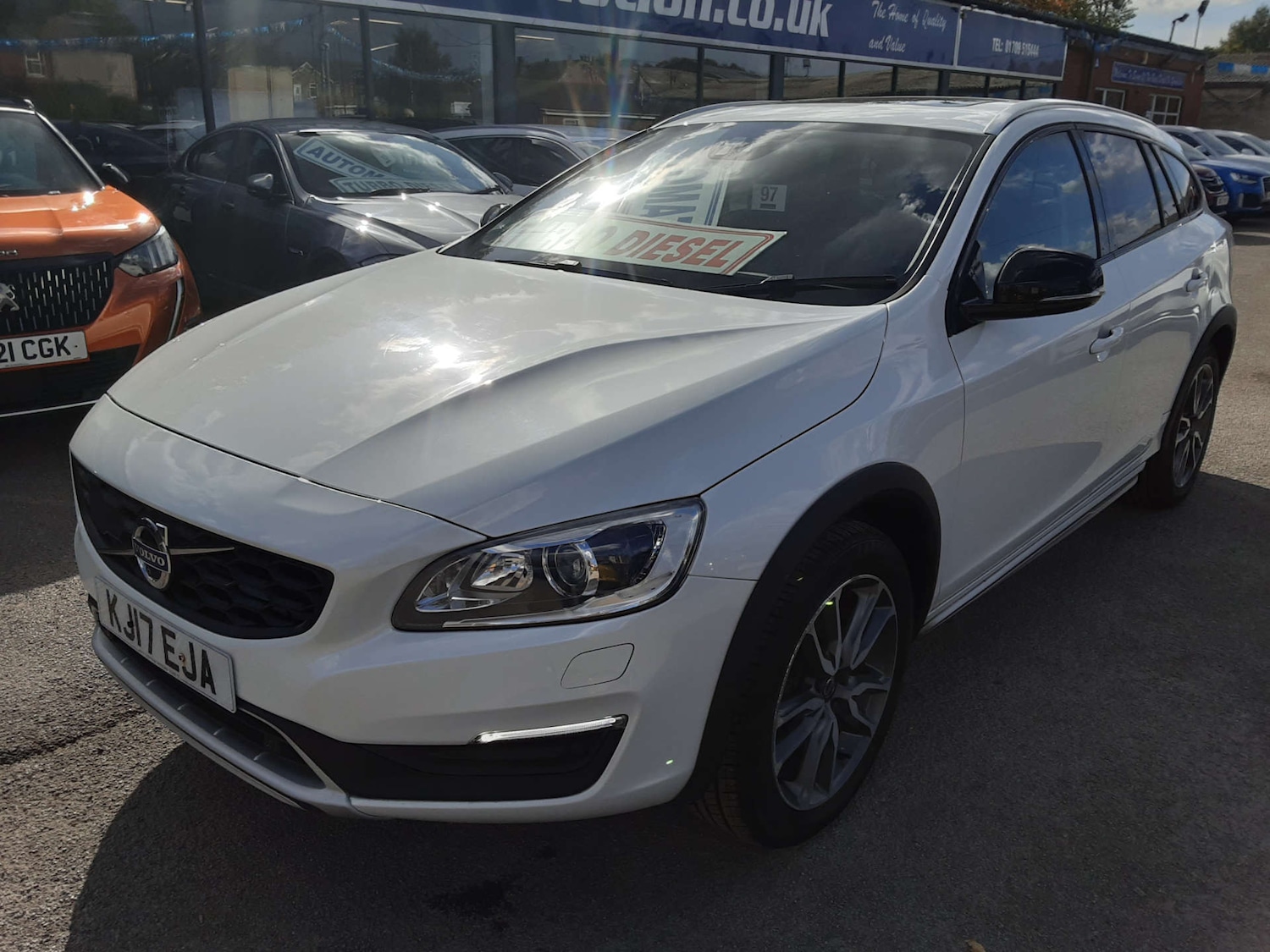 Used Volvo V60 2017 for sale - 76404571: Photo 10