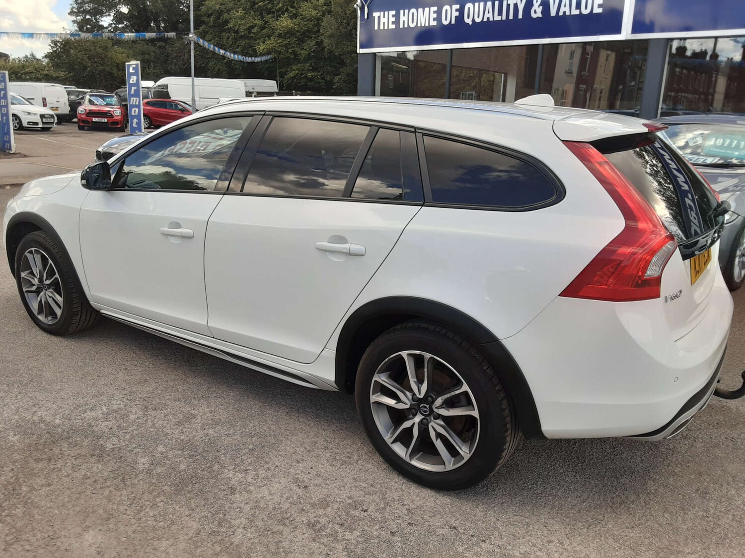 Used Volvo V60 2017 for sale - 76404571: Photo 13