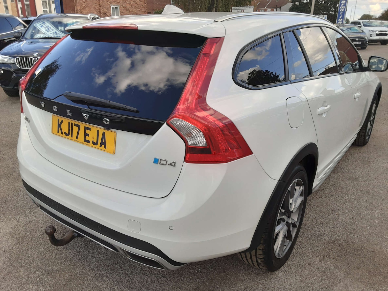 Used Volvo V60 2017 for sale - 76404571: Photo 17