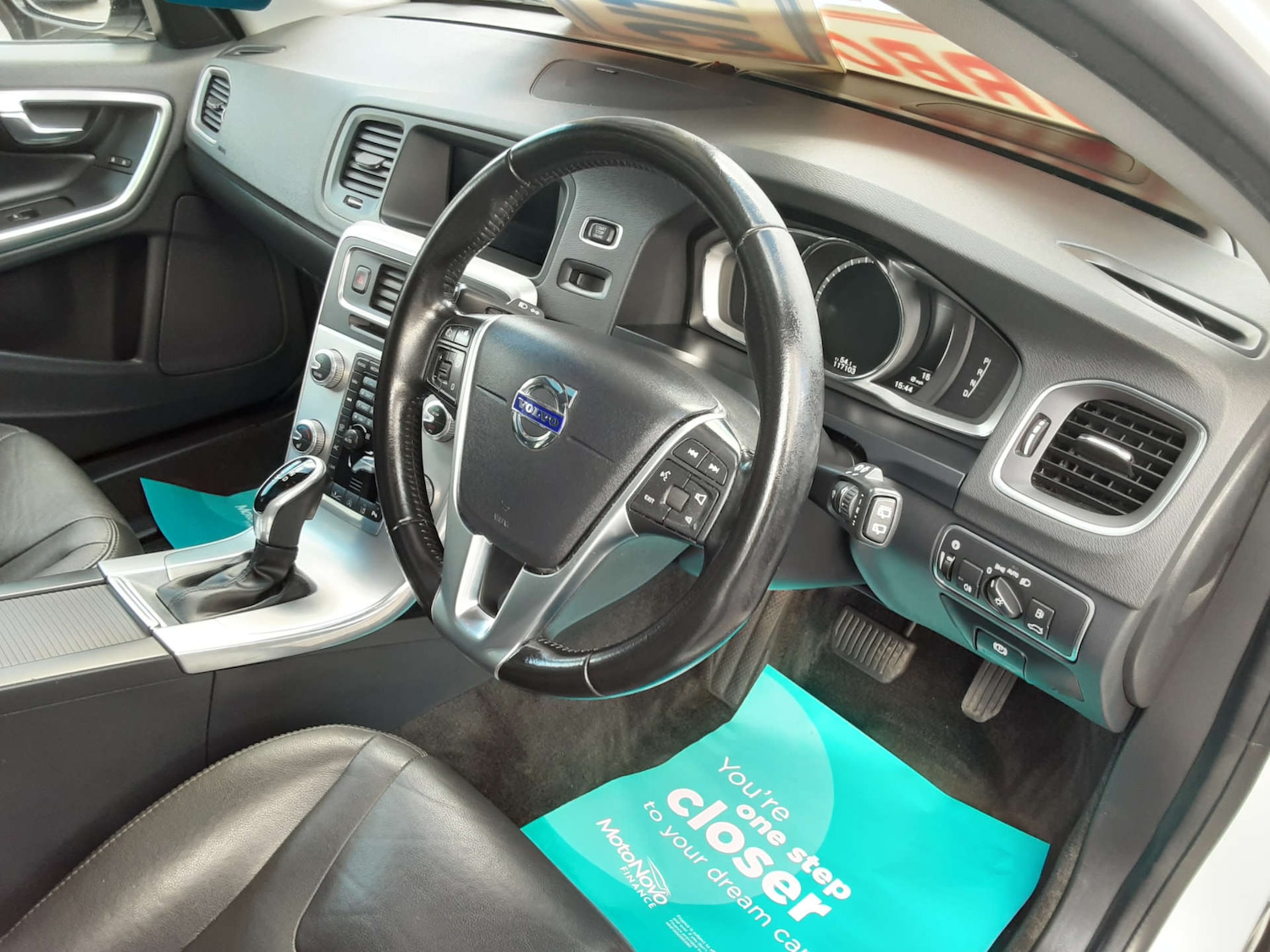 Used Volvo V60 2017 for sale - 76404571: Photo 24