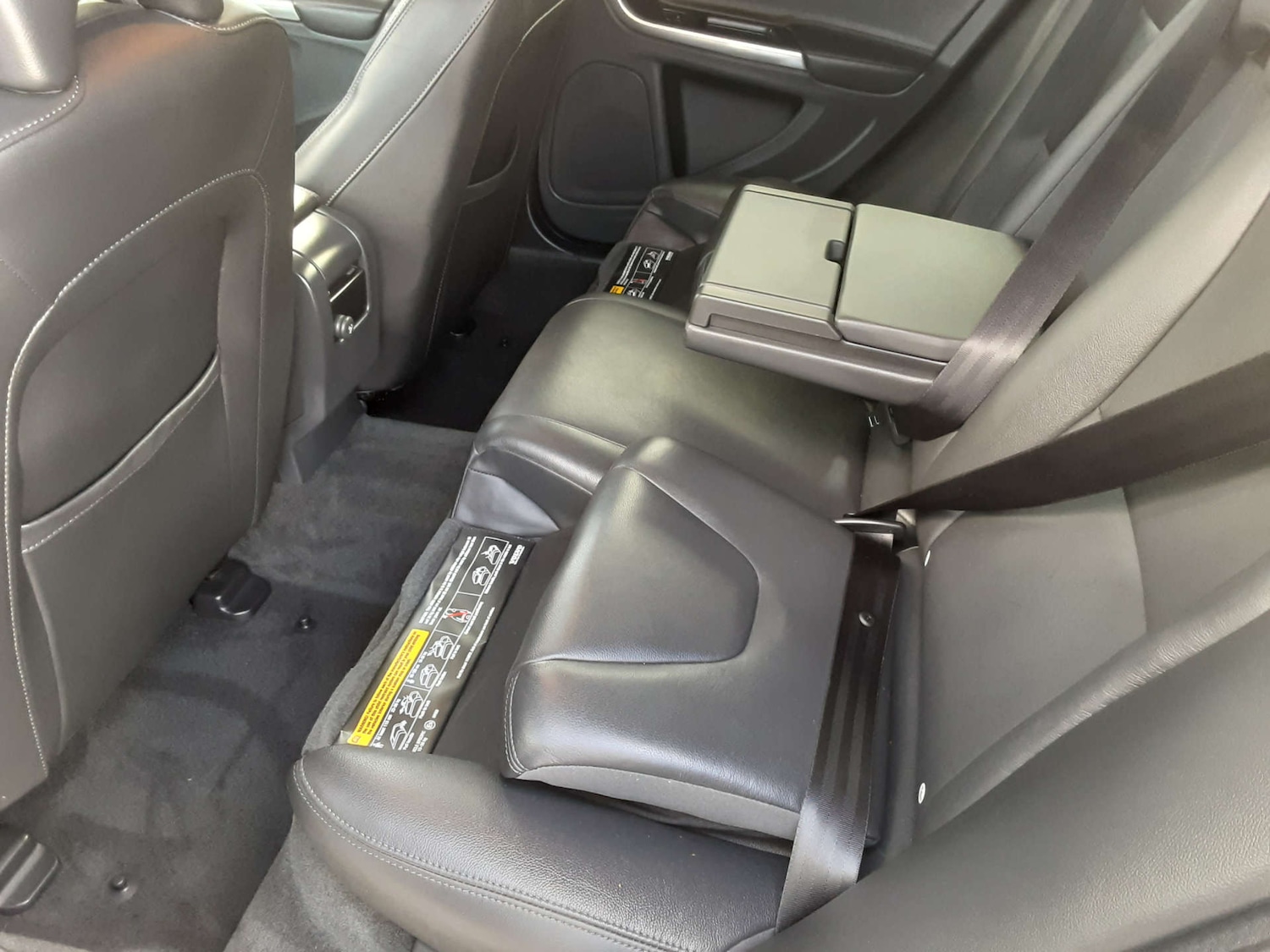 Used Volvo V60 2017 for sale - 76404571: Photo 31