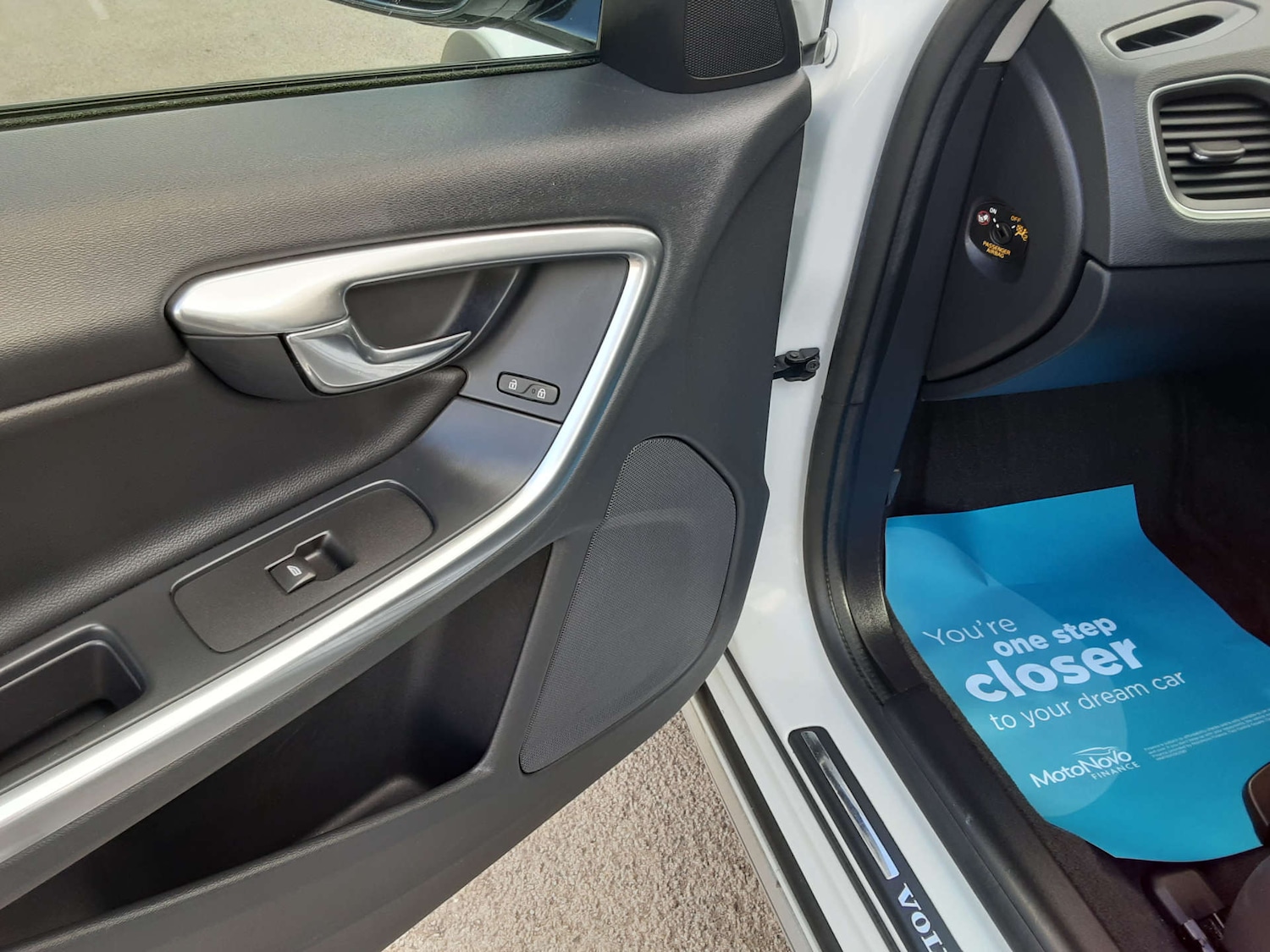 Used Volvo V60 2017 for sale - 76404571: Photo 38