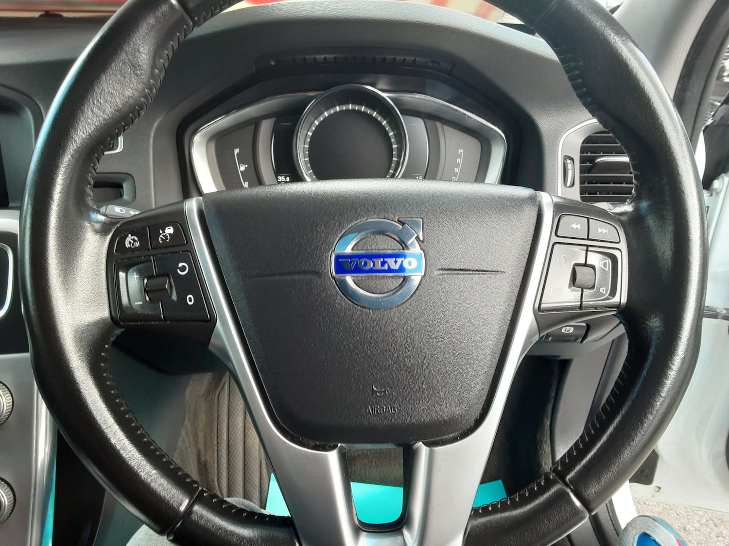 Used Volvo V60 2017 for sale - 76404571: Photo 39