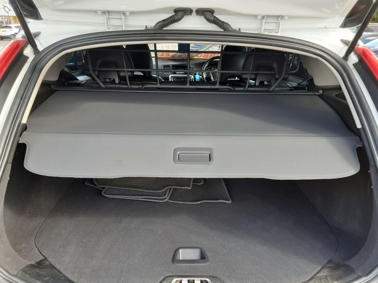 Used Volvo V60 2017 for sale - 76404571: Photo 47