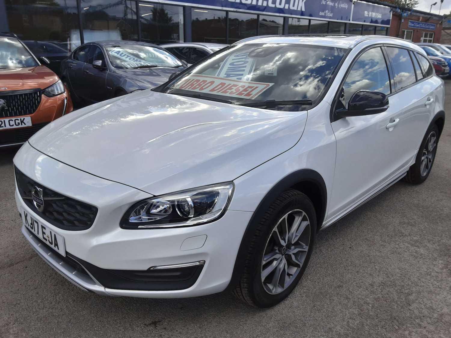 Used Volvo V60 2017 for sale - 76404571: Photo 8