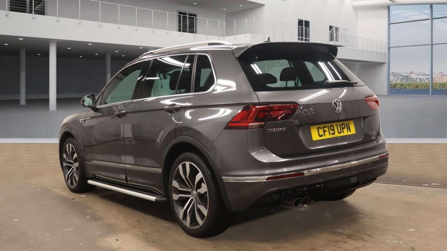 Used Volkswagen Tiguan 2019 for sale - 77574876: Photo 3