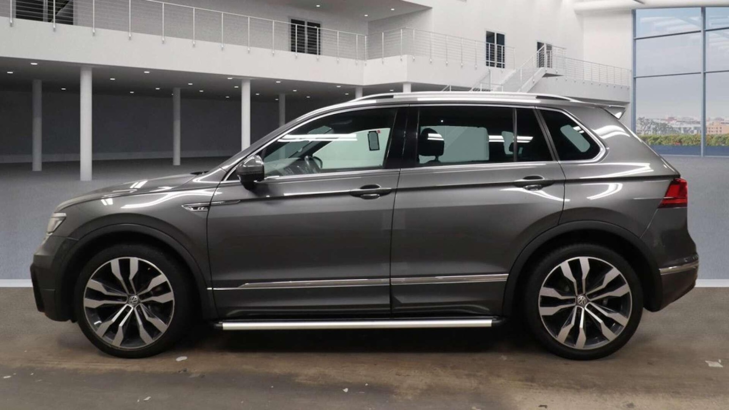 Used Volkswagen Tiguan 2019 for sale - 77574876: Photo 8