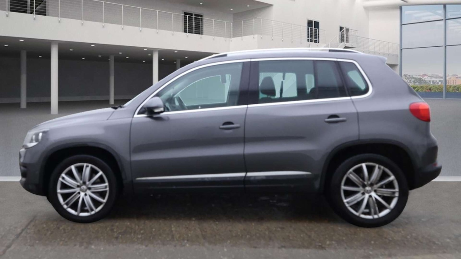 Used Volkswagen Tiguan 2016 for sale - 76706761: Photo 12