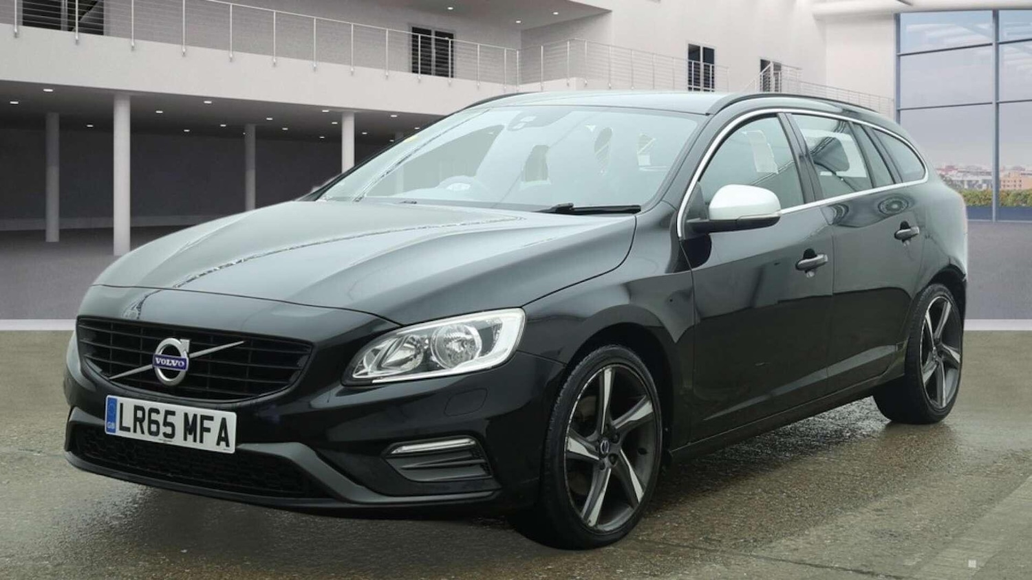 Used Volvo V60 2015 for sale - 77646107: Photo 2