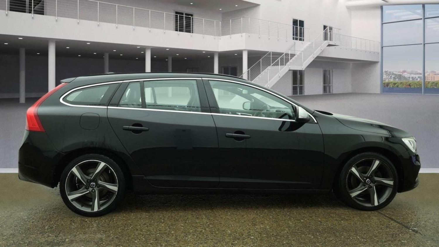 Used Volvo V60 2015 for sale - 77646107: Photo 6