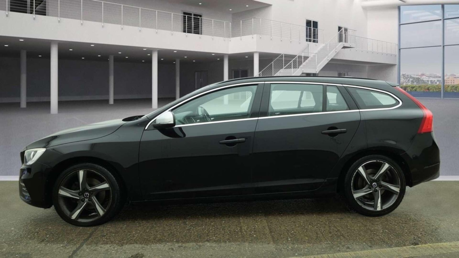 Used Volvo V60 2015 for sale - 77646107: Photo 8
