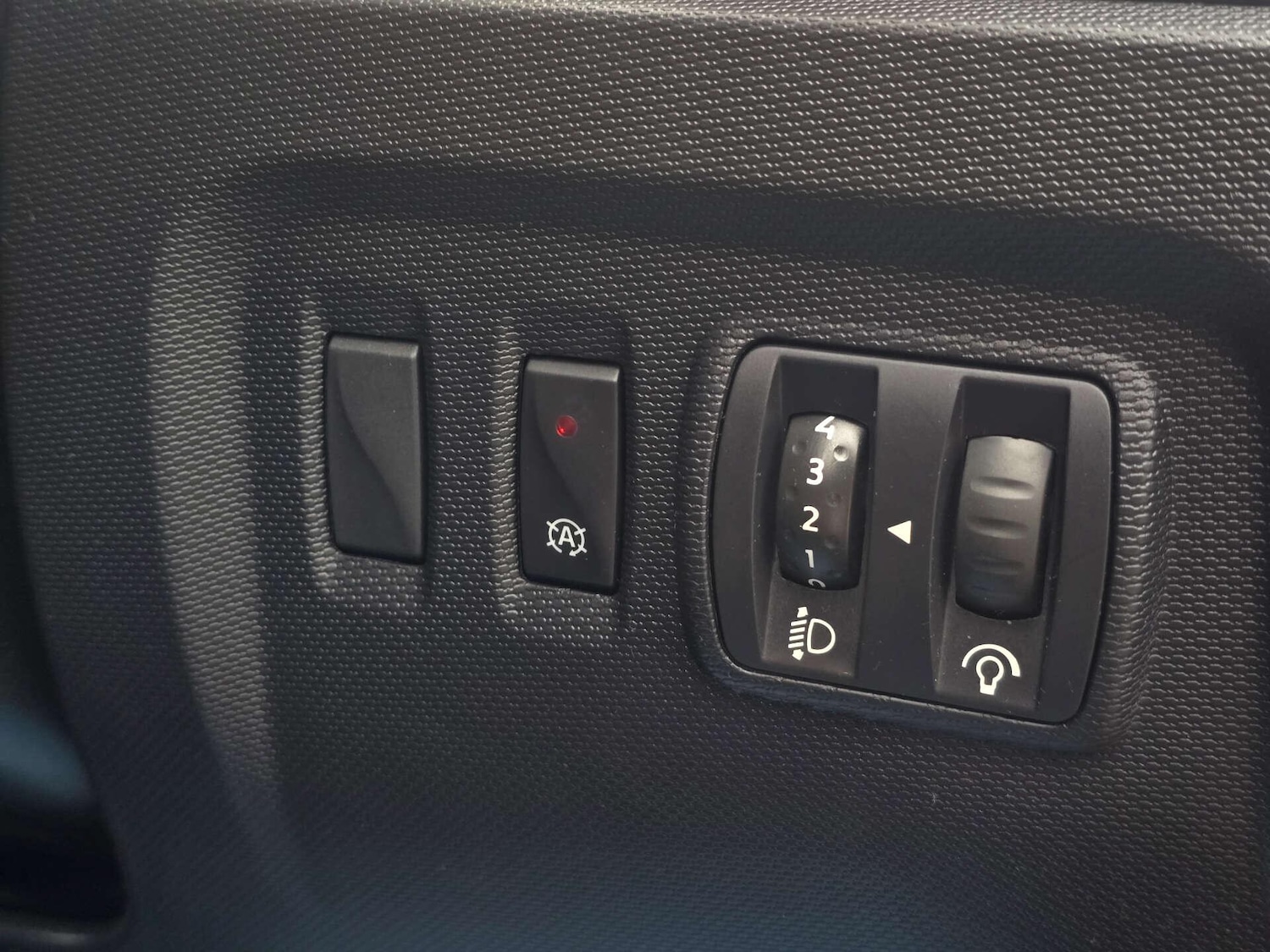 Used Renault Captur 2015 for sale - 77970177: Photo 24