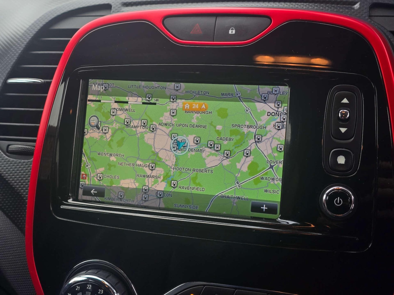 Used Renault Captur 2015 for sale - 77970177: Photo 32