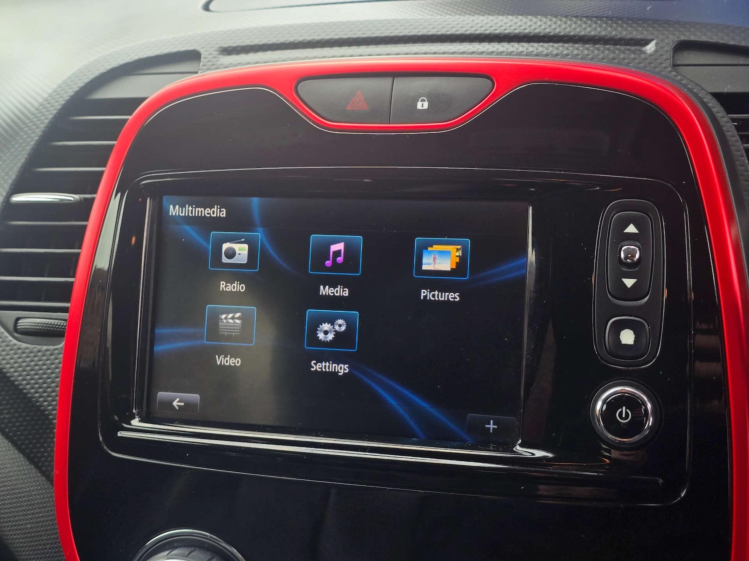 Used Renault Captur 2015 for sale - 77970177: Photo 35