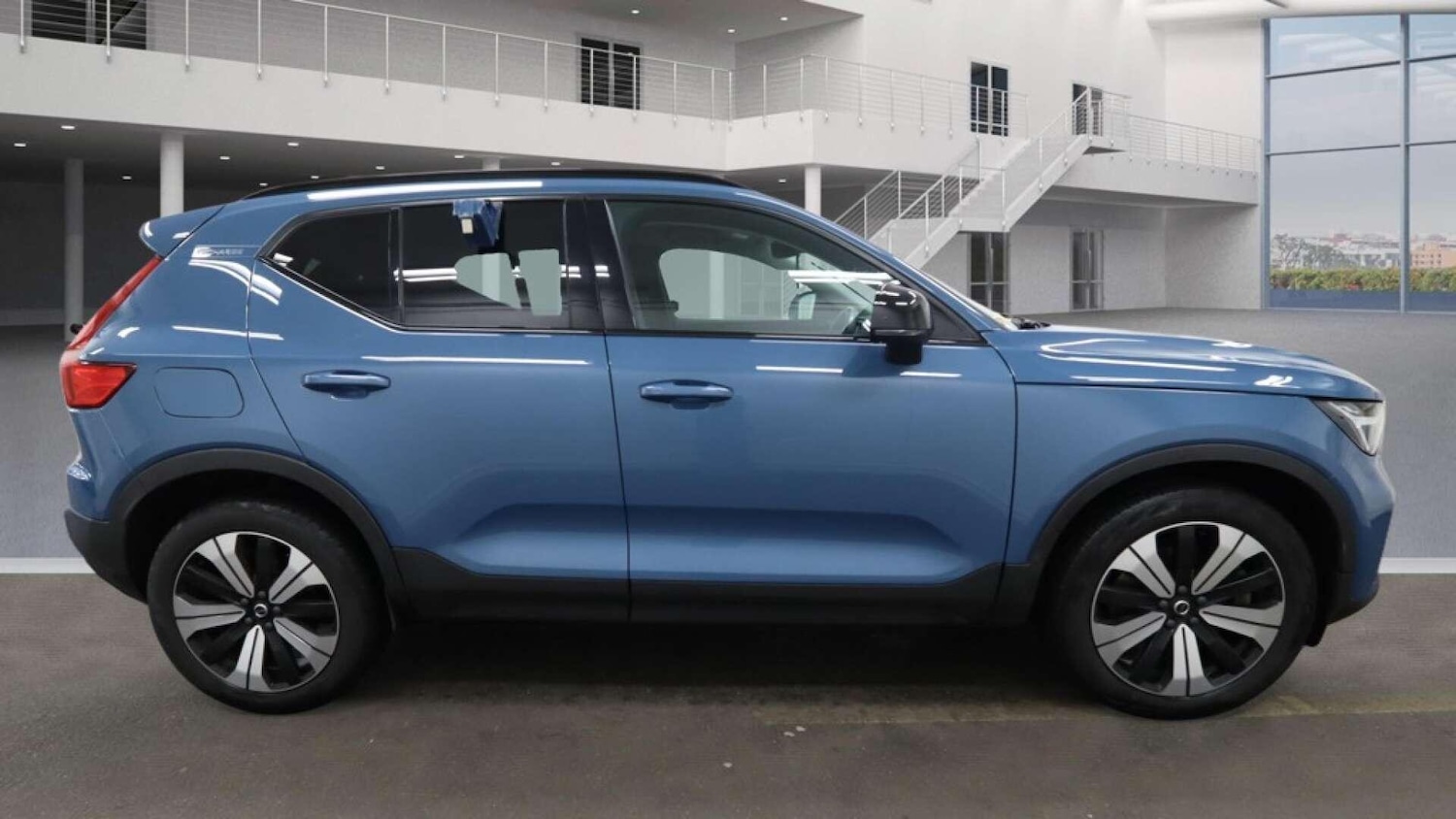 Used Volvo XC40 2023 for sale - 77376434: Photo 5