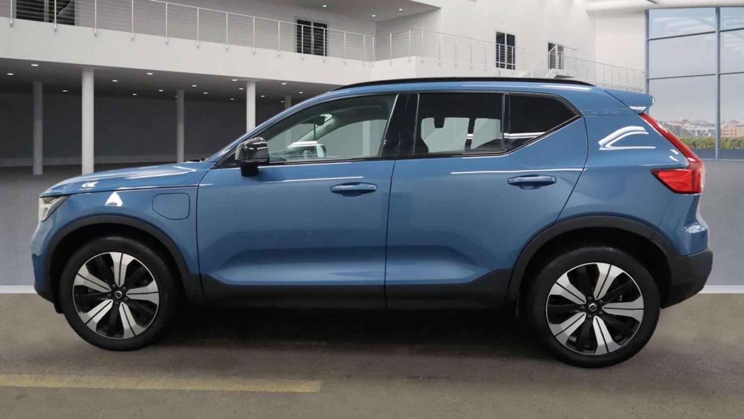 Used Volvo XC40 2023 for sale - 77376434: Photo 7