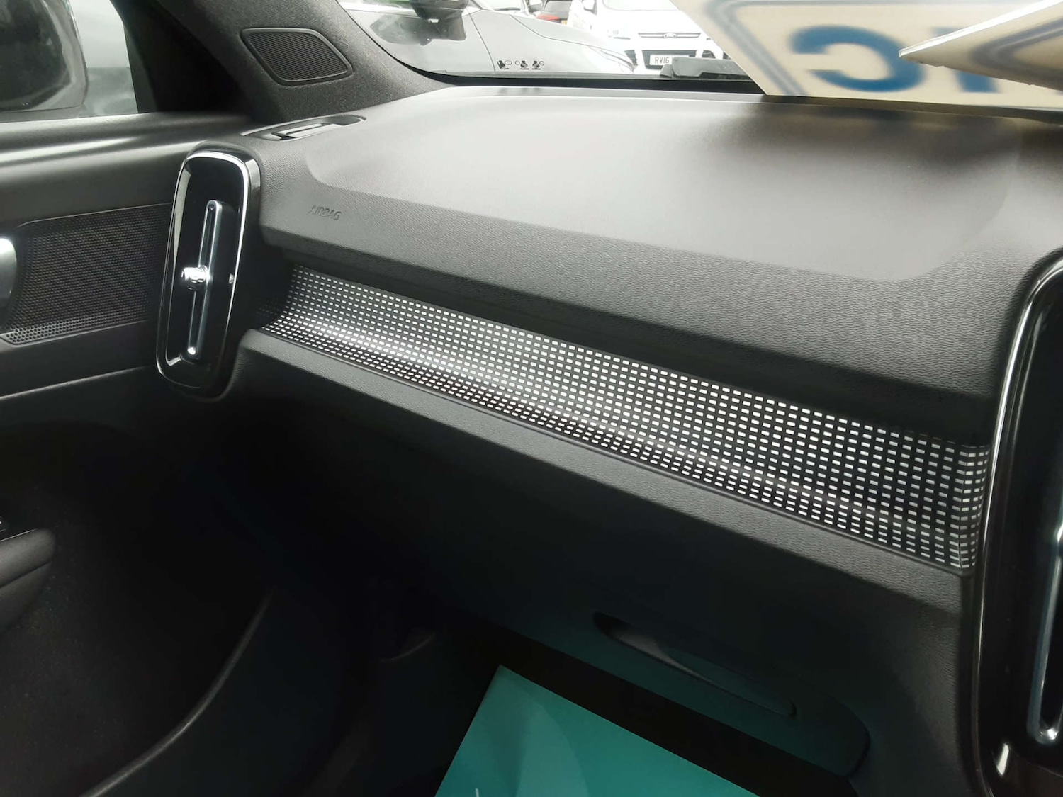 Used Volvo XC40 2021 for sale - 76404616: Photo 30