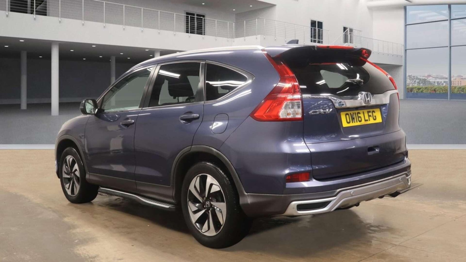 Used Honda CR-V 2016 for sale - 77230037: Photo 3