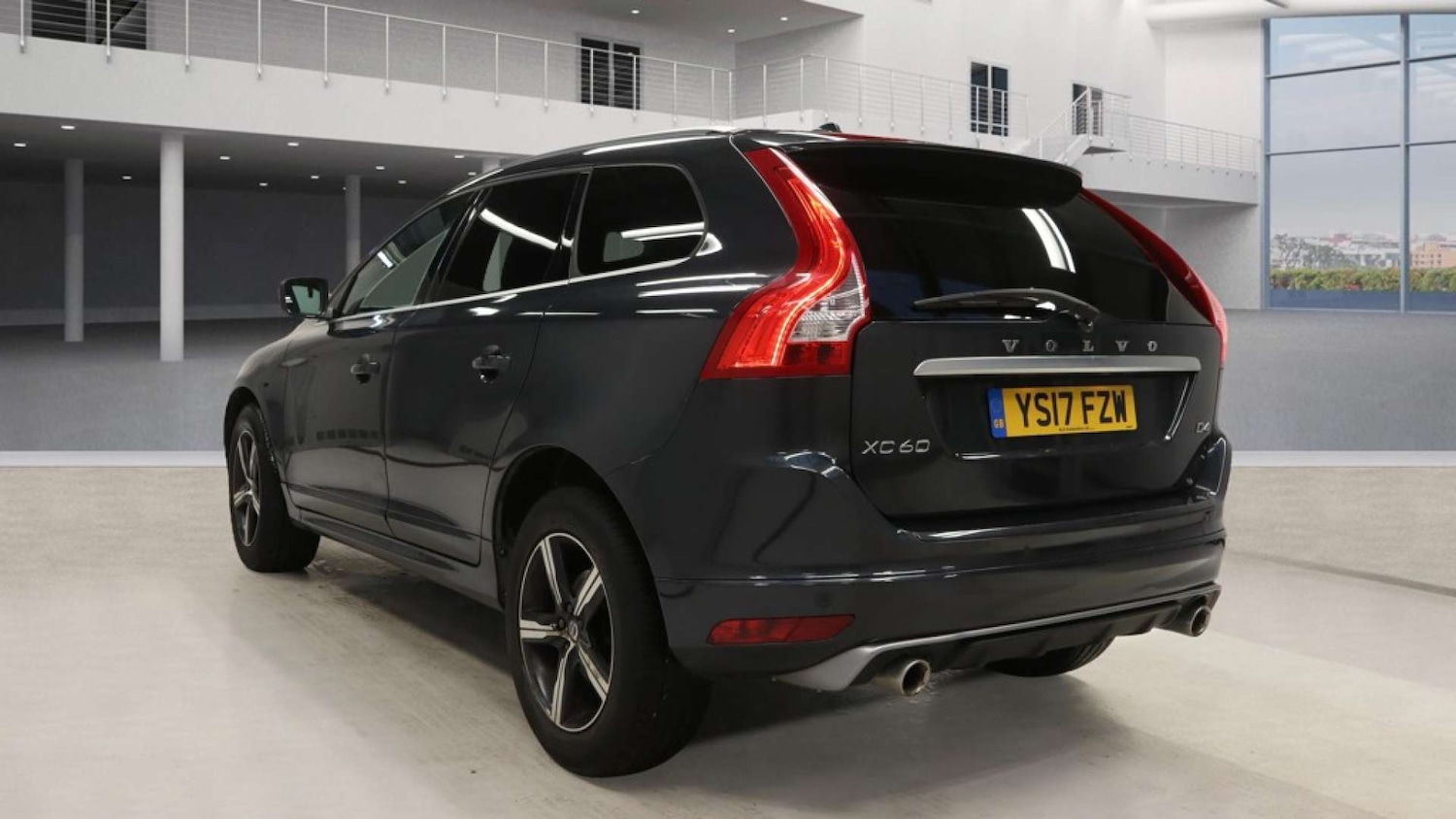 Used Volvo XC60 2017 for sale - 76720448: Photo 3