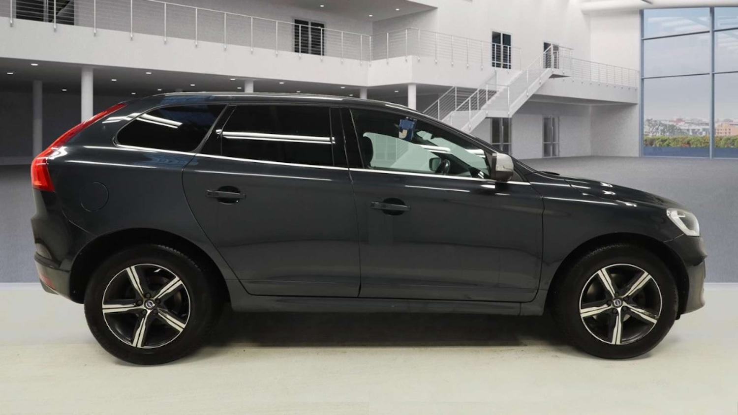 Used Volvo XC60 2017 for sale - 76720448: Photo 9