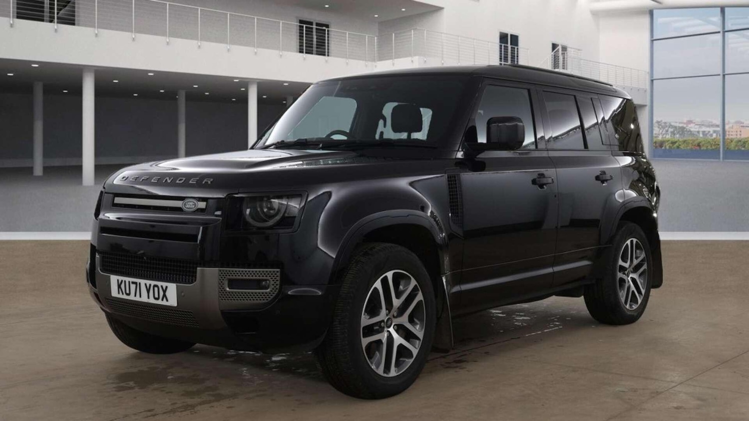 Used Land Rover Defender 2021 for sale - 78046745: Photo 2