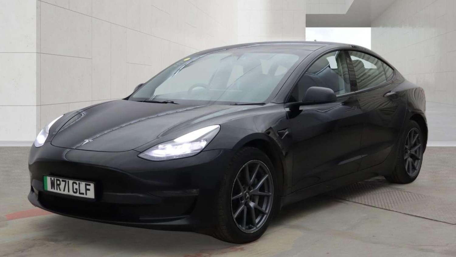 Used Tesla Model 3 2021 for sale - 78184497: Photo 2