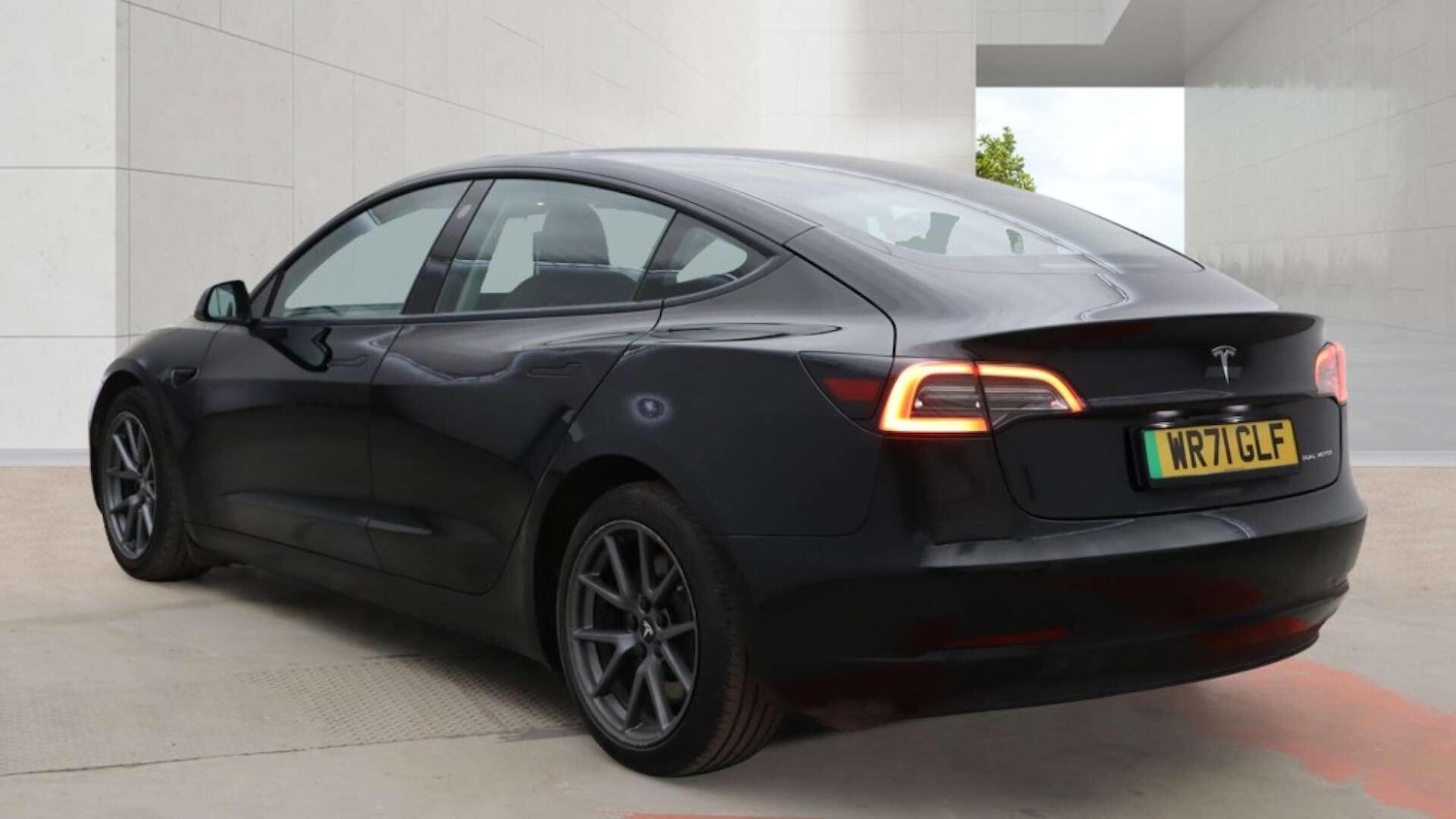 Used Tesla Model 3 2021 for sale - 78184497: Photo 3