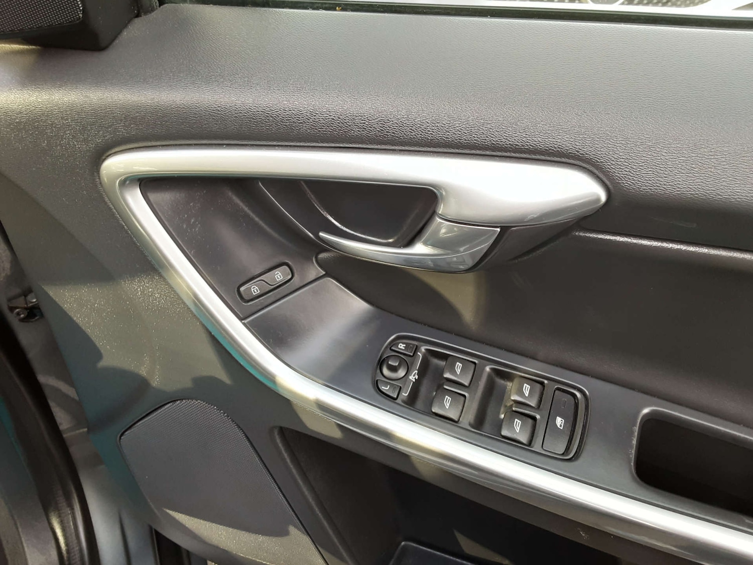 Used Volvo XC60 2017 for sale - 76497672: Photo 25