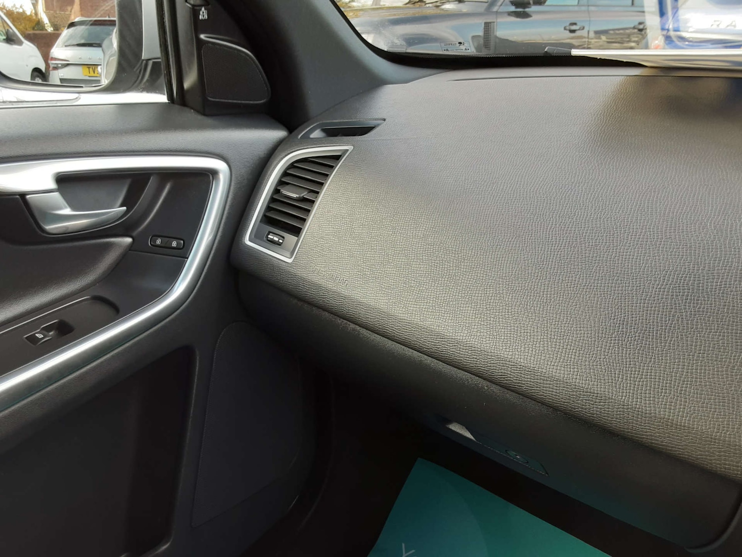 Used Volvo XC60 2017 for sale - 76497672: Photo 29