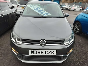 Used Volkswagen Polo 2016 for sale - 76807628: Photo