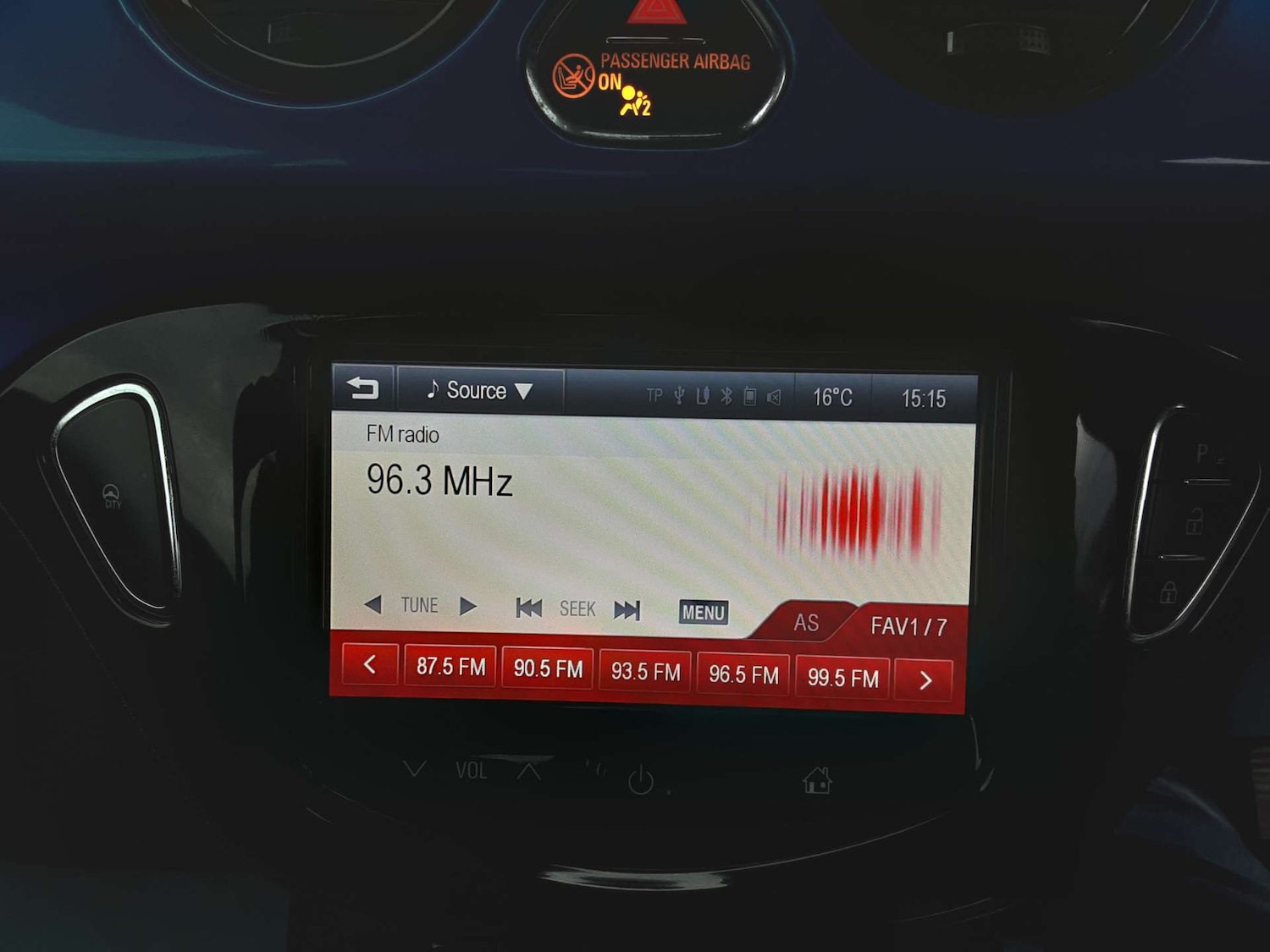 Used Vauxhall ADAM 2015 for sale - 76497666: Photo 22