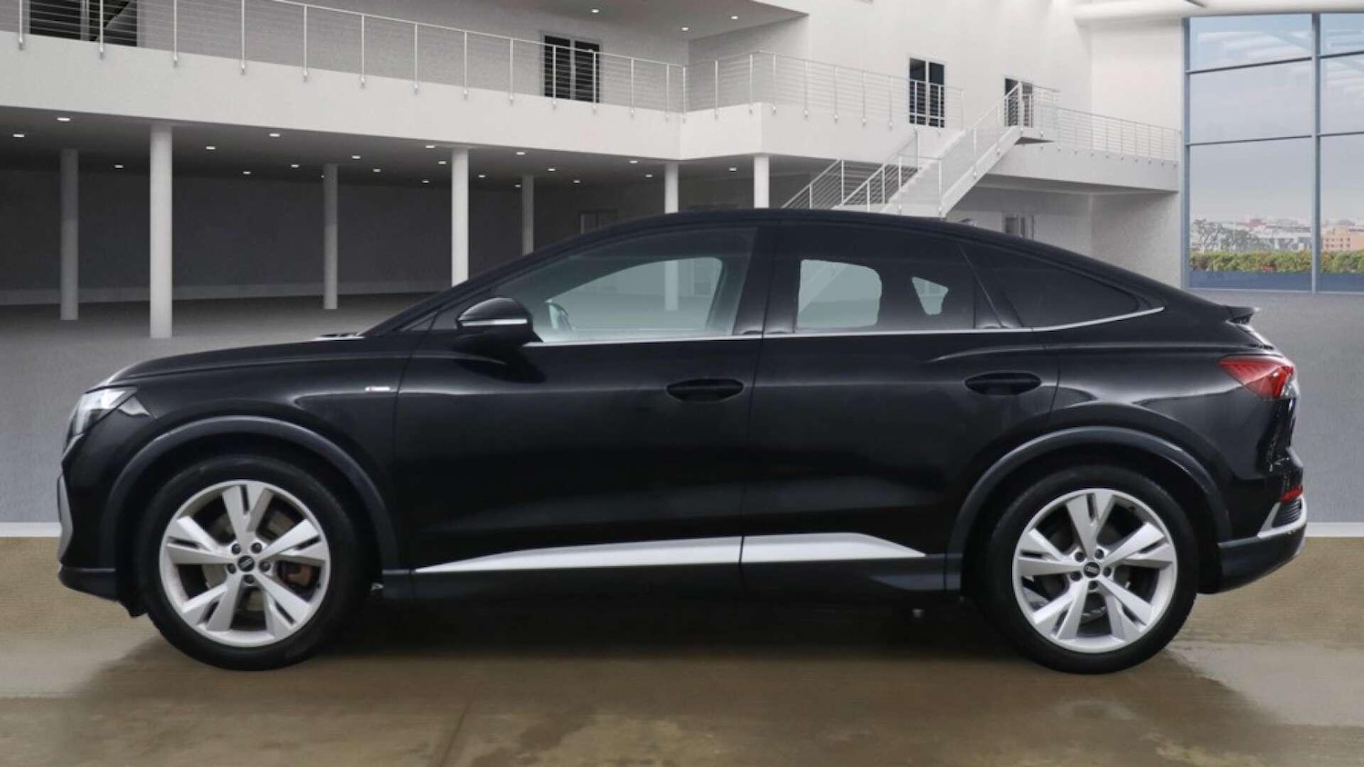 Used Audi Q4 e-tron 2021 for sale - 77156522: Photo 6