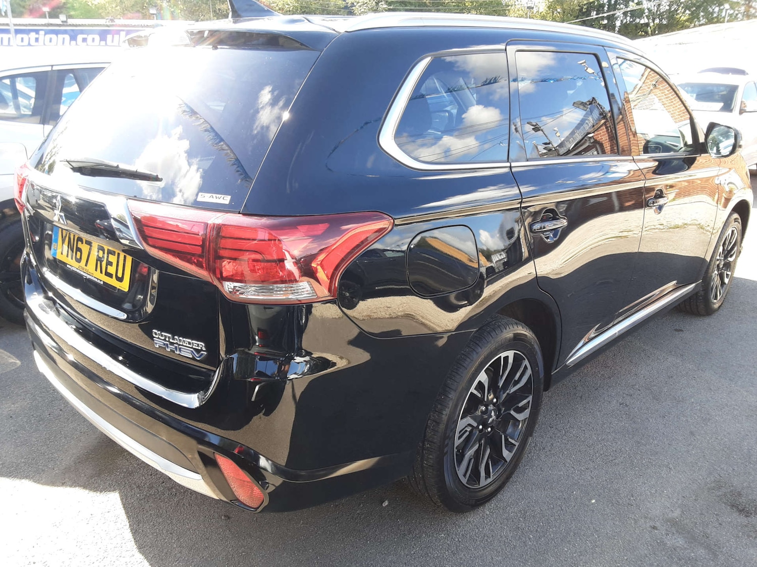 Used Mitsubishi Outlander 2017 for sale - 76407738: Photo 10