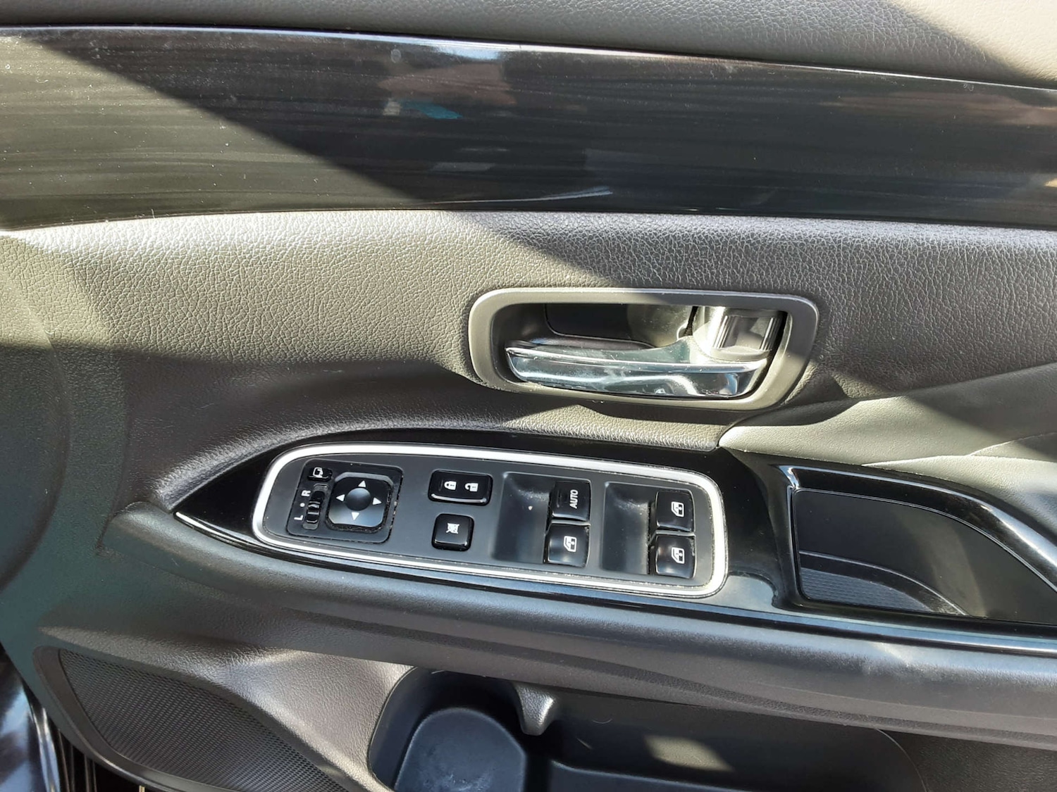 Used Mitsubishi Outlander 2017 for sale - 76407738: Photo 24