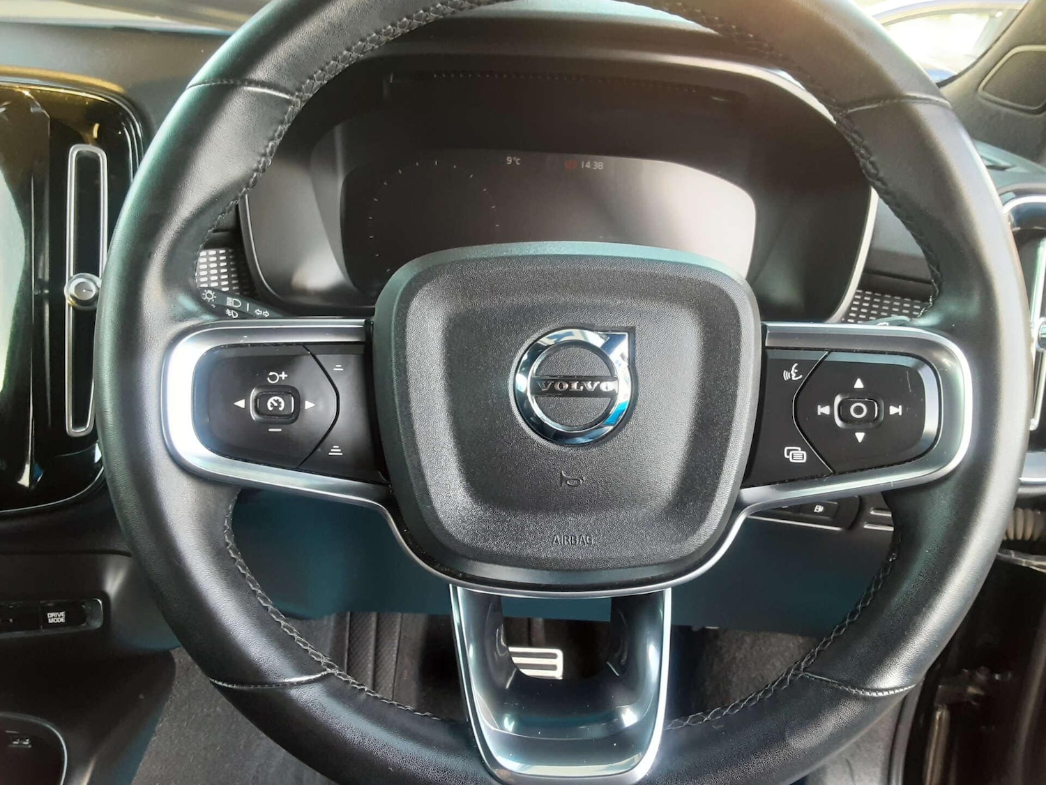 Used Volvo XC40 for sale - 77586714: Photo 34